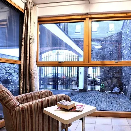 Luxury Hideaway Mews In The Heart Of