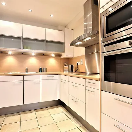 Luxury Hideaway Mews In The Heart Of